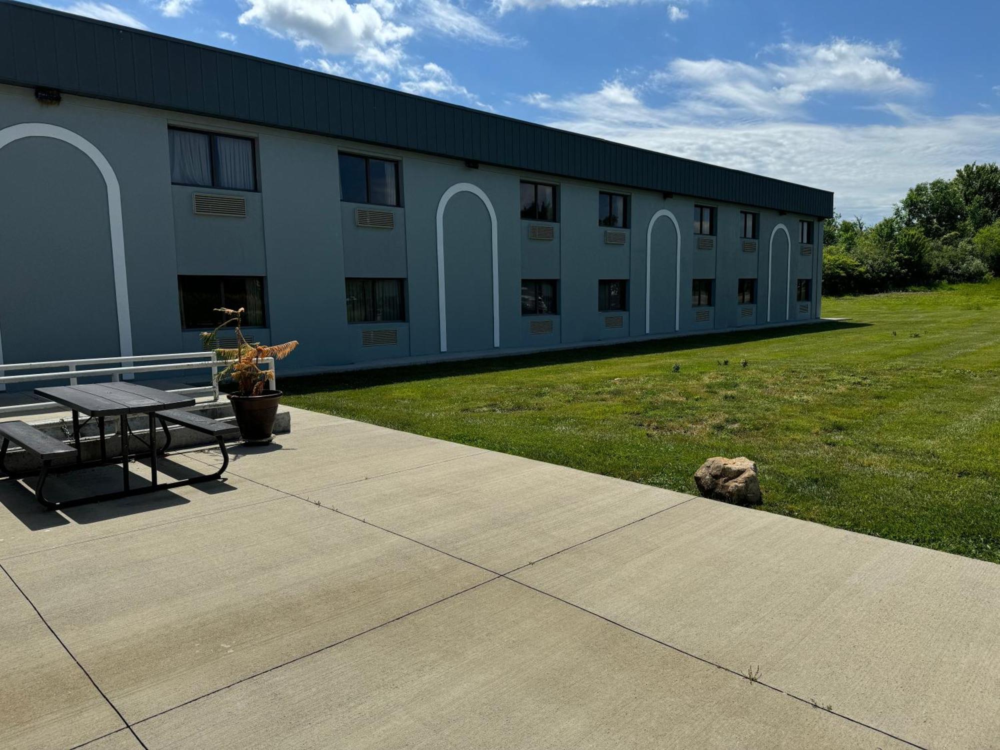 South Ridge Inn North Ridgeville Buitenkant foto